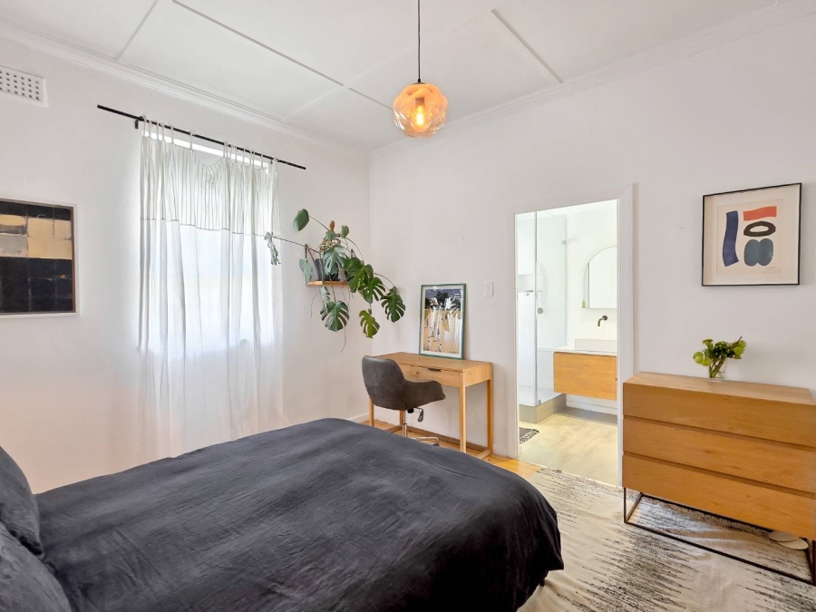 1 Bedroom Property for Sale in Sea Point Western Cape